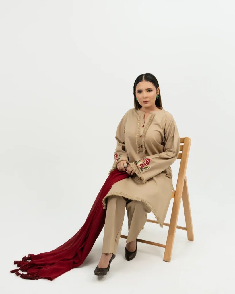 3 Piece-Khaddar Embroidered Suit - Stitched